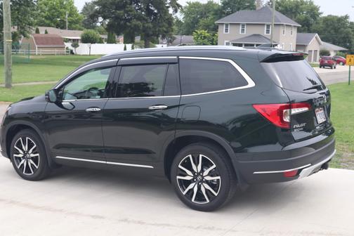 Green 2019 Honda Pilot Elite