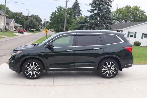 Green 2019 Honda Pilot Elite
