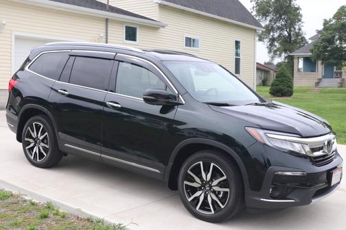Green 2019 Honda Pilot Elite