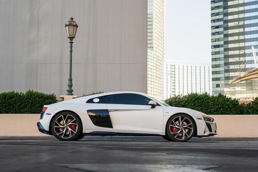 White 2021 Audi R8 5.2 V10
