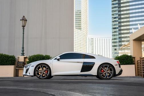 White 2021 Audi R8 5.2 V10
