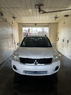 2011 Mitsubishi Endeavor SE