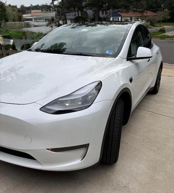 White 2025 Tesla Model Y Long Range RWD
