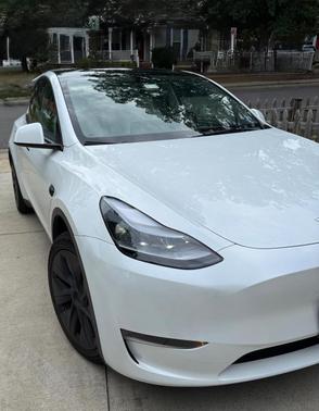 White 2025 Tesla Model Y Long Range RWD