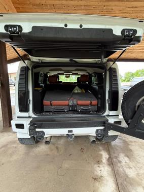 White 2009 Hummer H2 Base