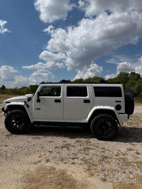 White 2009 Hummer H2 Base