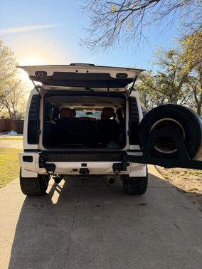 White 2009 Hummer H2 Base