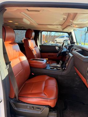 White 2009 Hummer H2 Base