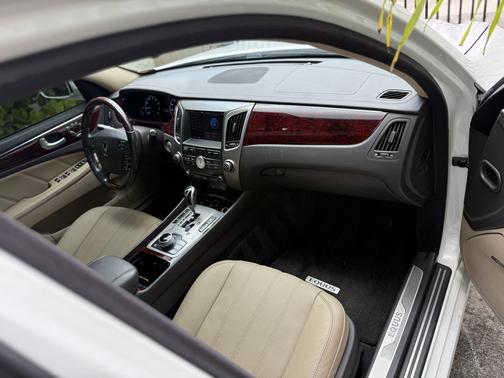 White 2012 Hyundai Equus Signature