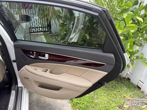 White 2012 Hyundai Equus Signature
