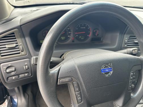 2003 Volvo V70 2.4
