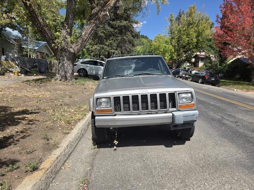 2000 Jeep Cherokee Sport 4WD