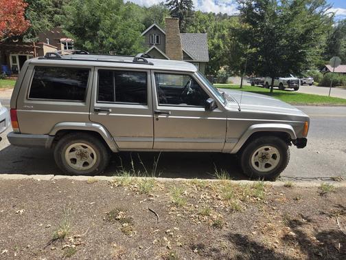 2000 Jeep Cherokee Sport 4WD