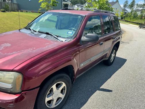 Red 2004 Chevrolet Trailblazer LS