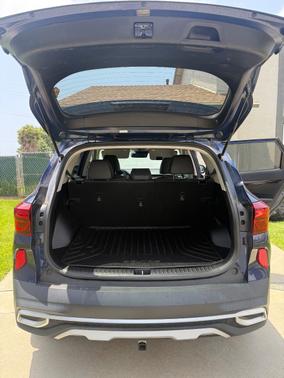 Blue 2022 Kia Seltos EX