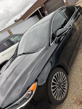 Black 2018 Ford Fusion SE