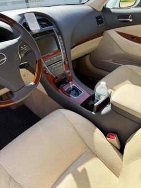 White 2010 Lexus ES 350 Base