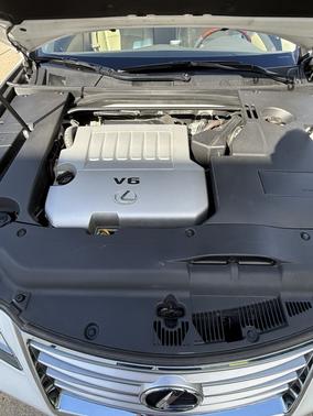 White 2010 Lexus ES 350 Base