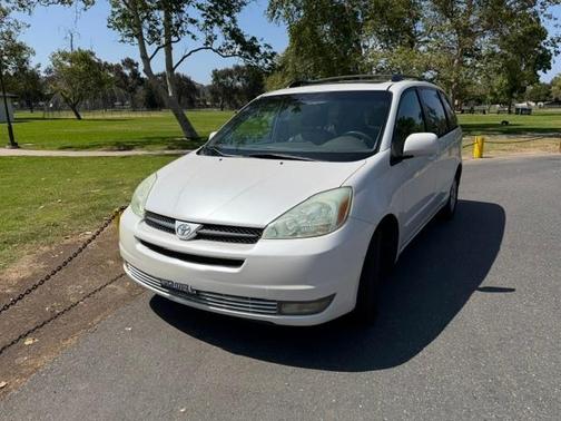 White 2004 Toyota Sienna XLE Limited