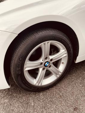 Photo 4 of 16 of 2013 BMW 328 i xDrive