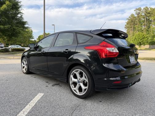 Black 2013 Ford Focus ST Base