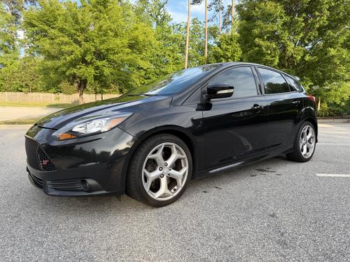 Black 2013 Ford Focus ST Base