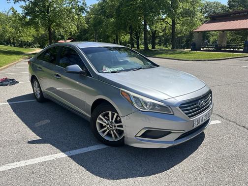 Silver 2016 Hyundai SONATA SE