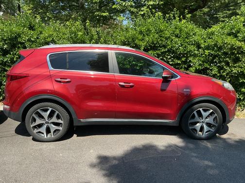 Red 2017 Kia Sportage SX Turbo