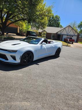 White 2018 Chevrolet Camaro 2SS