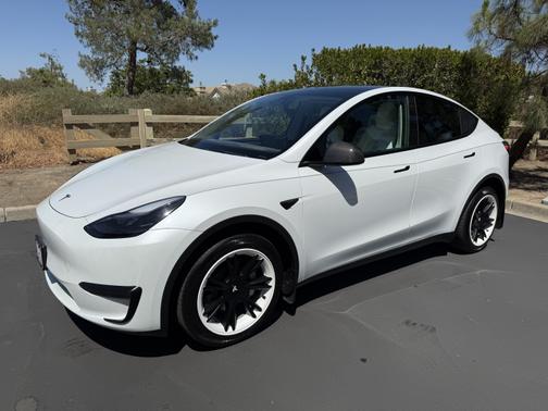 2023 Tesla Model Y Long Range