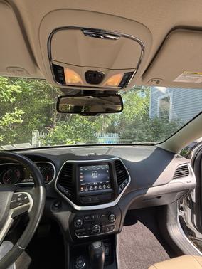 White 2017 Jeep Cherokee Limited