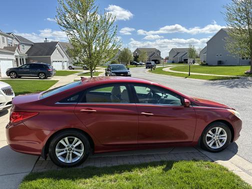 Red 2013 Hyundai SONATA GLS