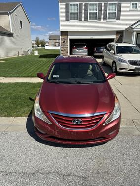 Red 2013 Hyundai SONATA GLS