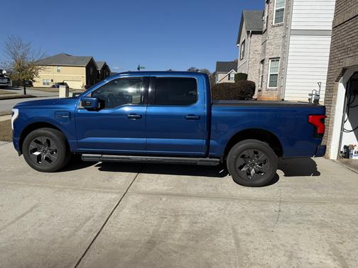 2022 Ford F-150 Lightning LARIAT
