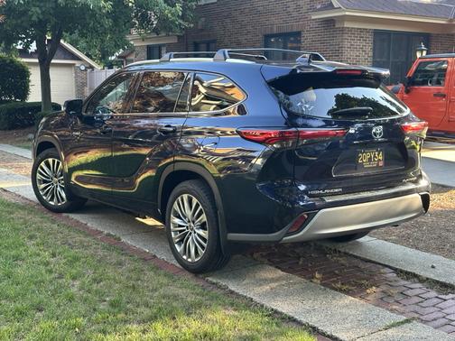 2020 Toyota Highlander Hybrid Platinum