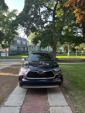 2020 Toyota Highlander Hybrid Platinum
