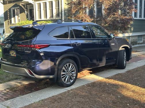 2020 Toyota Highlander Hybrid Platinum