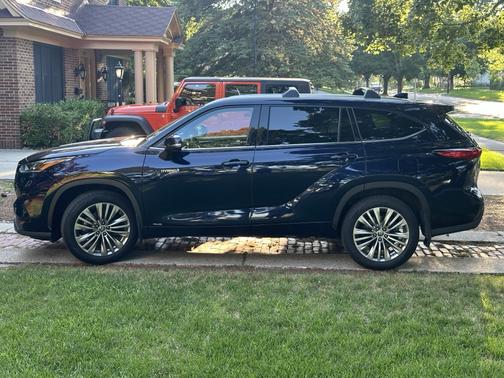 2020 Toyota Highlander Hybrid Platinum