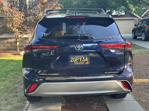 2020 Toyota Highlander Hybrid Platinum