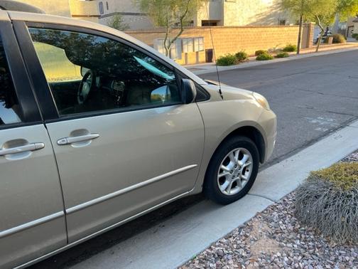 2005 Toyota Sienna LE