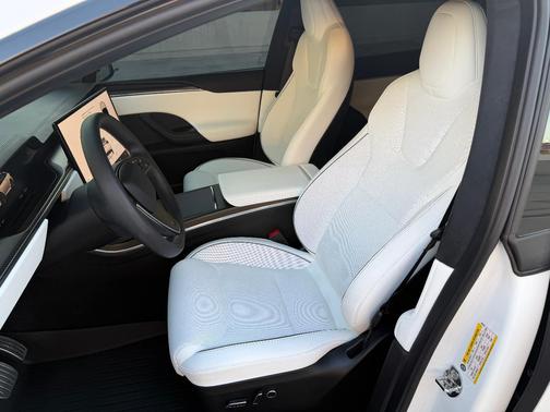 White 2023 Tesla Model X Plaid