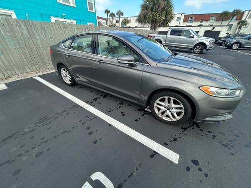 2014 Ford Fusion SE