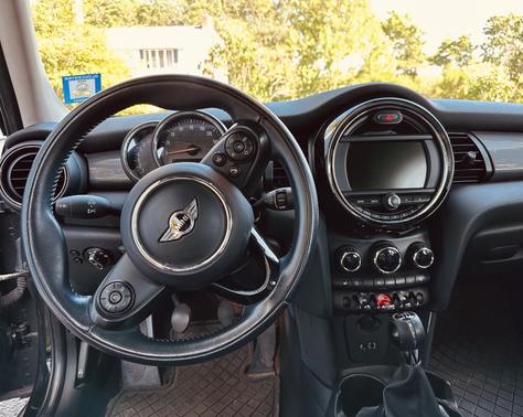 2017 MINI Hardtop Cooper
