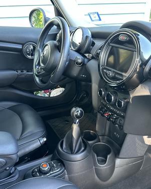 2017 MINI Hardtop Cooper