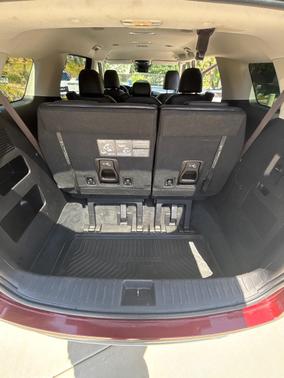 Red 2022 Kia Carnival LXS