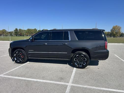 Black 2020 GMC Yukon XL Denali