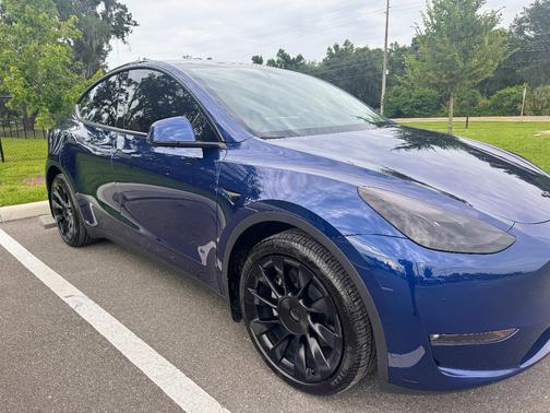 Blue 2023 Tesla Model Y Long Range