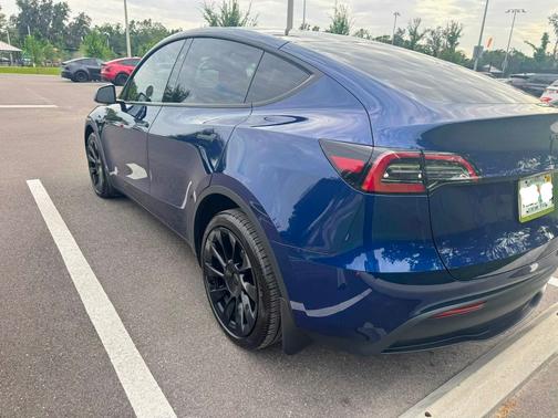Blue 2023 Tesla Model Y Long Range