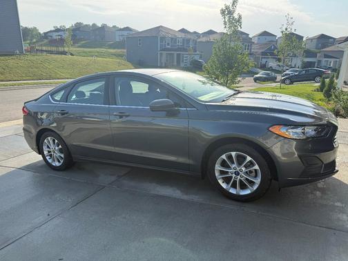 Gray 2019 Ford Fusion SE