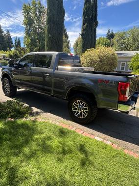 Gray 2019 Ford F-250 Lariat